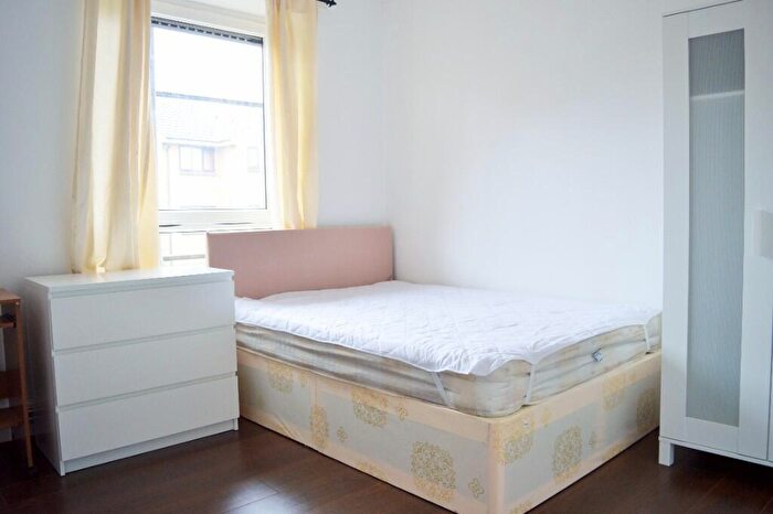 1 Bedroom Flat To Rent In Tent Street, London, E1