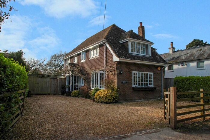 3 Bedroom Detached House For Sale In Waterditch Road, Bransgore, Christchurch, BH23