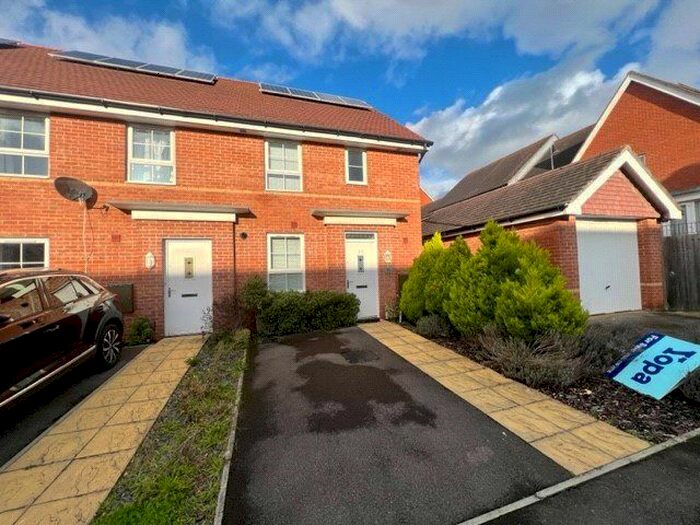 3 Bedroom End Of Terrace House To Rent In Cardinal Place, Southampton, Hampshire, SO16
