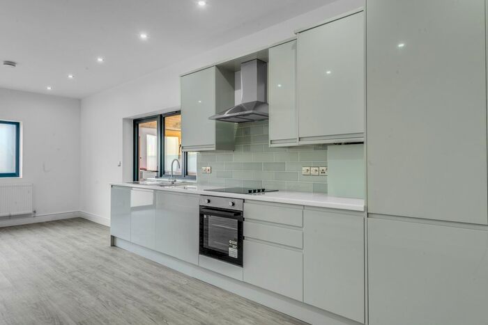 Studio To Rent In Putney Bridge Road, London, SW15