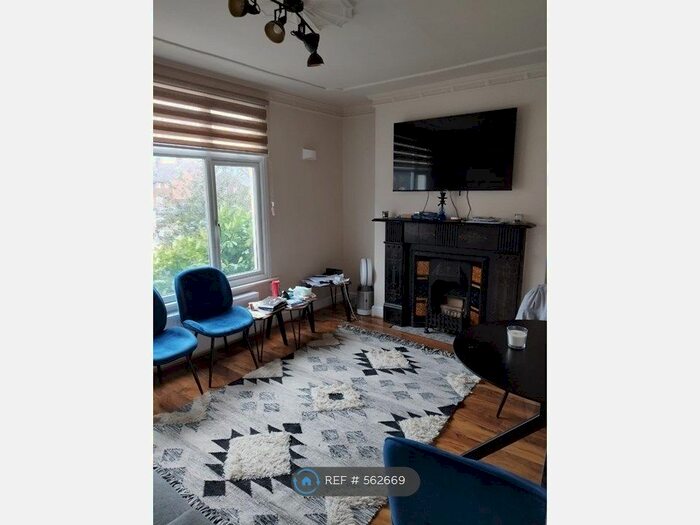 2 Bedroom Flat To Rent In Colney Hatch Lane, London, N10