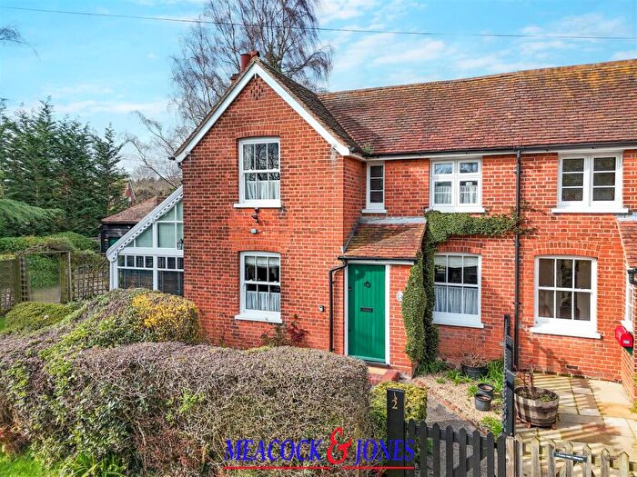 2 Bedroom Cottage For Sale In Blackmore Road, Fryerning, Ingatestone, CM4