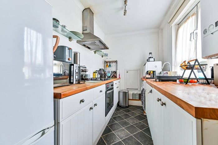 1 Bedroom Flat For Sale In Lofting Road, Barnsbury, London, N1