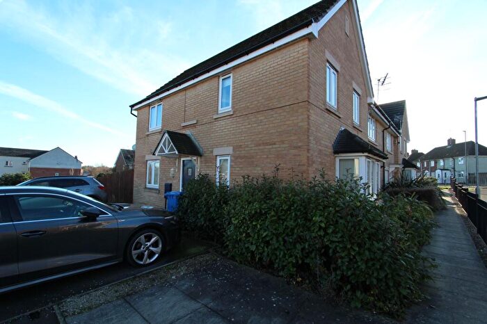 3 Bedroom Terraced House To Rent In Baden Powell Road, Chesterfield, S40
