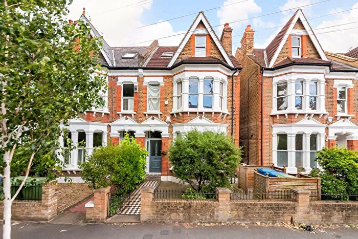 2 Bedroom Flat To Rent In Elmwood Road, Herne Hill, London, SE24