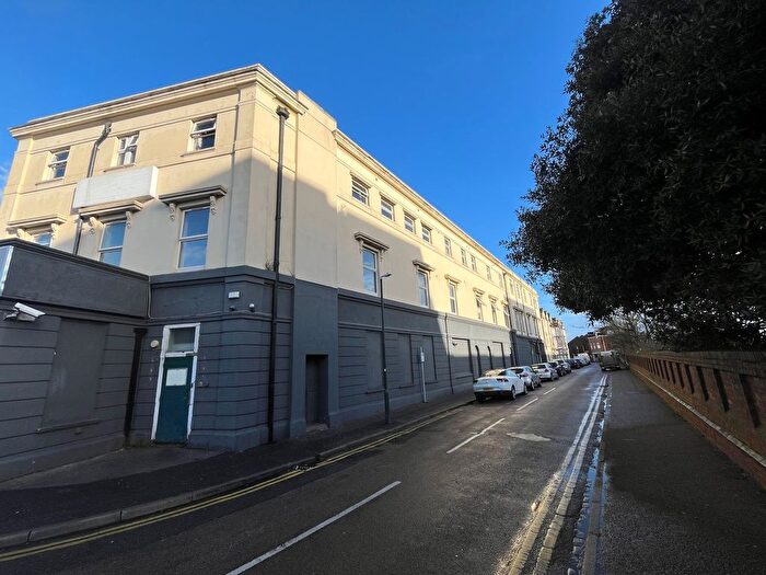 1 Bedroom Flat To Rent In Holdenhurst Road, Bournemouth, BH8