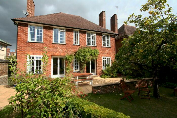 4 Bedroom Detached House To Rent In Barton Road, Newnham, Cambridge, CB3