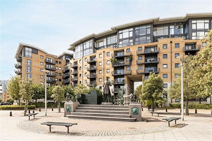 3 Bedroom Flat To Rent In Greenfell Mansions, Glaisher Street, London, SE8