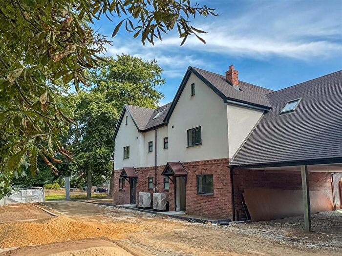 4 Bedroom Semi-Detached House For Sale In Kingsbridge Way, Anvil Way, Kennett, CB8