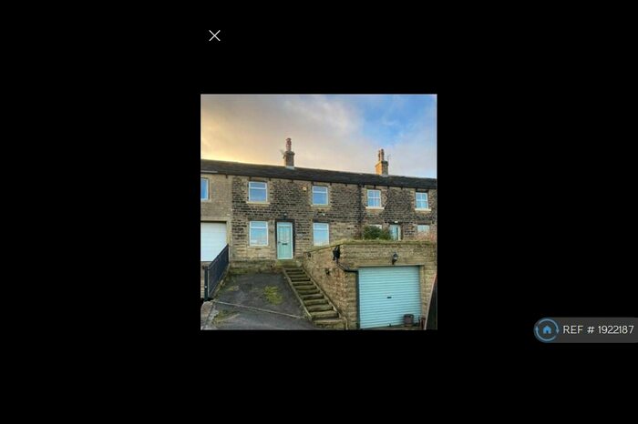 2 Bedroom Terraced House To Rent In Royd Lane, Halifax, HX6