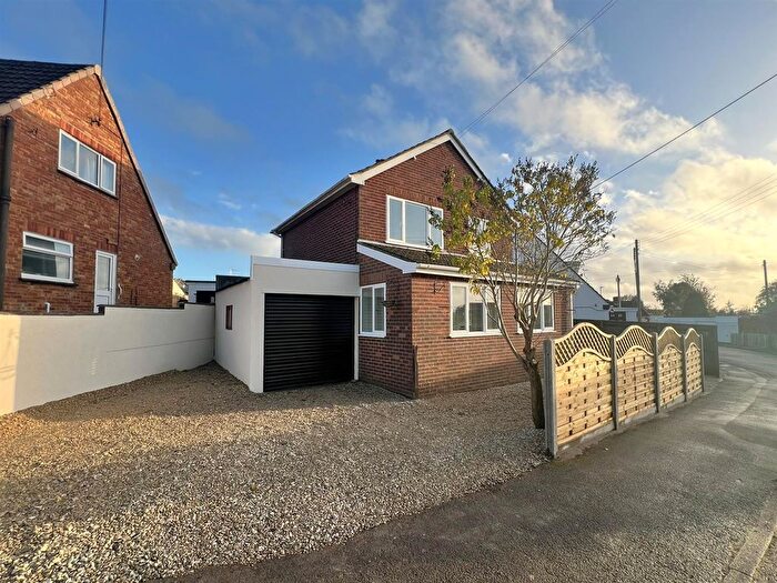 3 Bedroom Detached House For Sale In Woodside Avenue, Cinderford, GL14