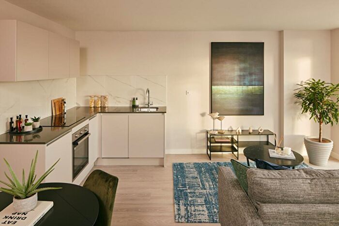 2 Bedroom Apartment To Rent In Anderston Quay, Glasgow, G3