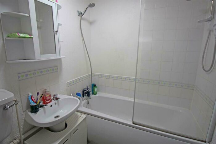 1 Bedroom Flat To Rent In Ascot Crescent, Stevenage, SG1