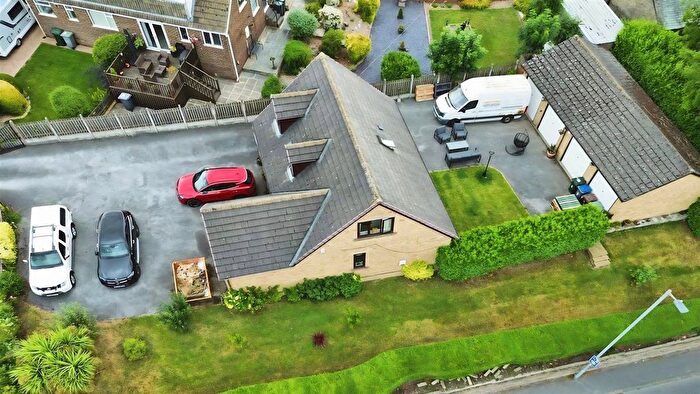 4 Bedroom Detached House For Sale In Gayle Close, Wyke, Bradford, BD12