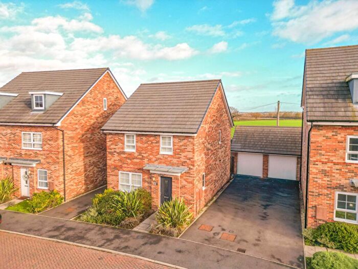 4 Bedroom Detached House For Sale In Twill Close, Nuneaton, CV11