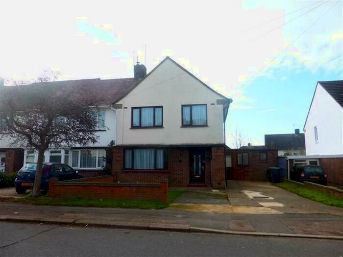 3 Bedroom House To Rent In Windsor Road, Rushden, NN10
