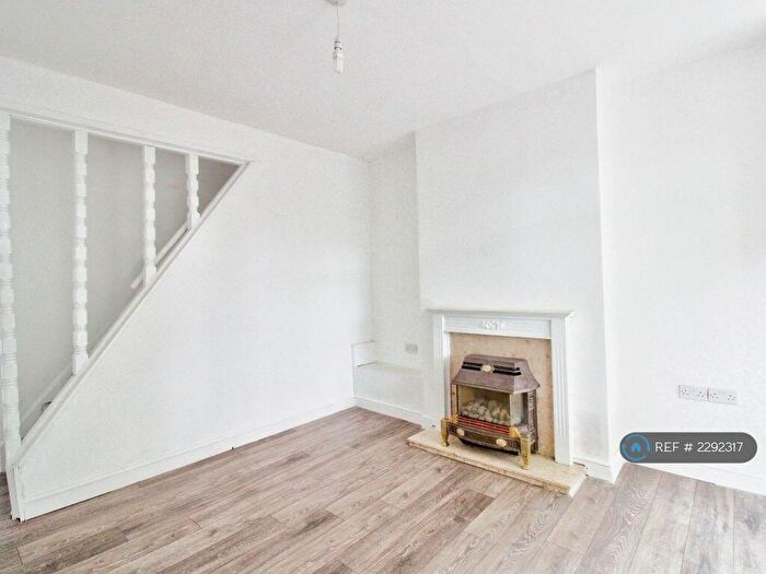 2 Bedroom Semi-Detached House To Rent In Cambridge Street, Rotherham, S65