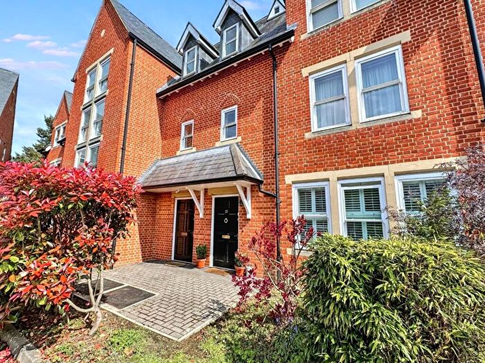 1 Bedroom Flat To Rent In Bridgeman Drive, Windsor, SL4