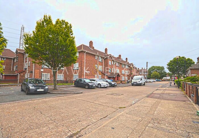 3 Bedroom Flat To Rent In Martindale Avenue, London, E16