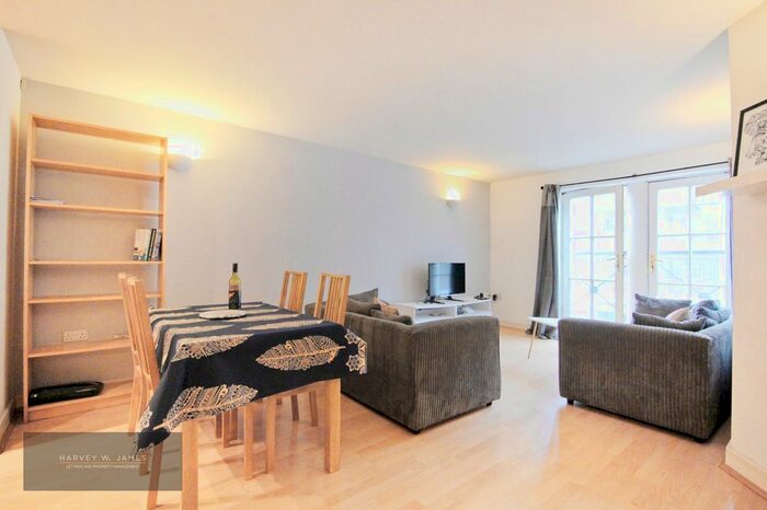 2 Bedroom Flat To Rent In Stockwell Road, London, SW9