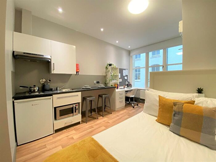 Studio To Rent In College Square East, Belfast, BT1