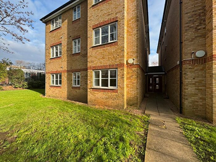 2 Bedroom Flat To Rent In Turner Close, Wembley, HA0