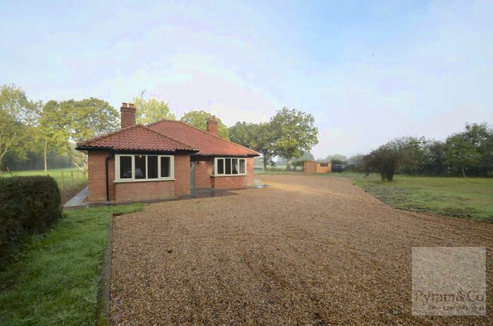 4 Bedroom Detached Bungalow To Rent In Blackmoor Row, Shipdham, IP25