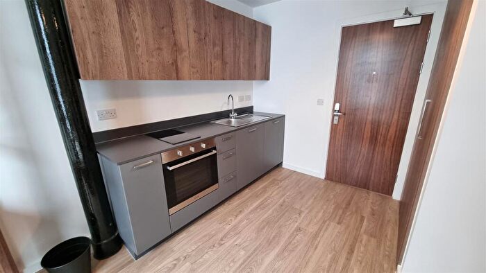 1 Bedroom Private Hall To Rent In Silk Mill, LA2