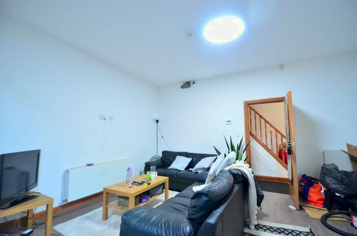 7 Bedroom Terraced House To Rent In / Academic Year Spacious Double Bedroom Student House, Selly Oak, Birmingham, Free Ultrafast M Broadband, B29