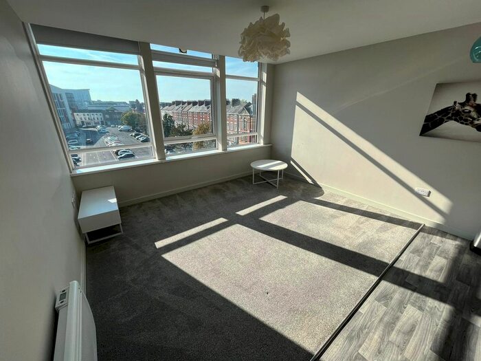 1 Bedroom Flat To Rent In Apartments North, Bond Street, Hull, East Riding Of Yorkshire, HU1