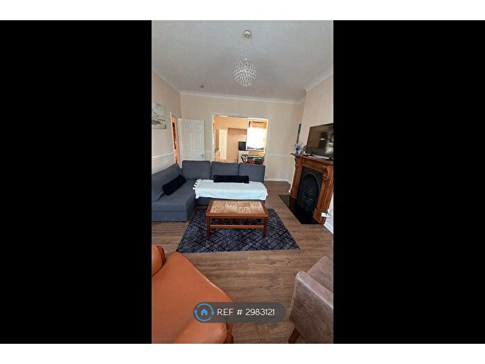 3 Bedroom Flat To Rent In Portswood Road, Southampton, SO17