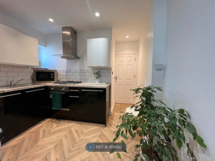 1 Bedroom Flat To Rent In Hounslow, Middlesex, TW5