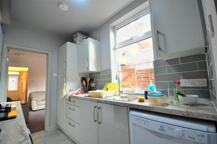 4 Bedroom Terraced House To Rent In Warwards Lane, Selly Oak, Birmingham, B29