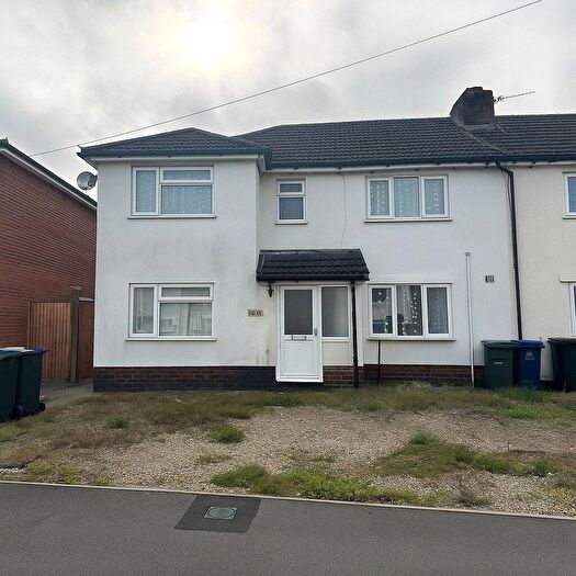 4 Bedroom End Of Terrace House For Sale In Halls Close, Whitnash, Leamington Spa, Warwickshire, CV31