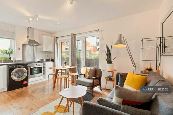 2 Bedroom Flat To Rent In Stratford Eye, London, E15