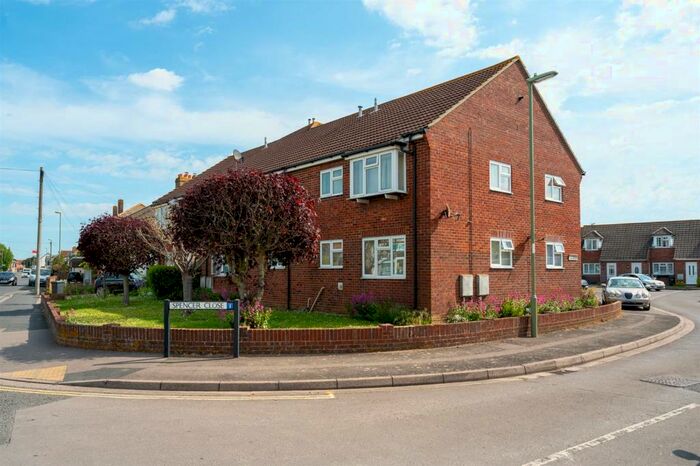 1 Bedroom Flat To Rent In Spencer Close, Hayling Island, PO11
