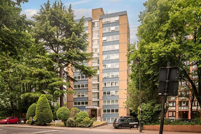 Studio For Sale In Hilltop House, Hornsey Lane, London, N6