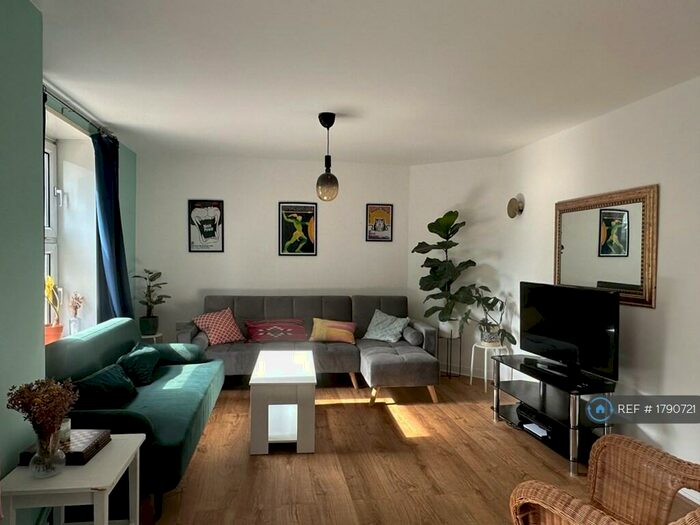 4 Bedroom Flat To Rent In Ponsonby House, London, E2