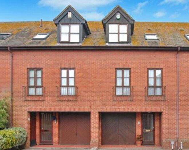 2 Bedroom Town House To Rent In Claridge Mews, Hythe, CT21