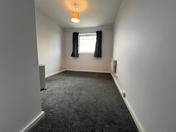 2 Bedroom Apartment To Rent In Downhurst Court, Parson Street, Hendon, NW4