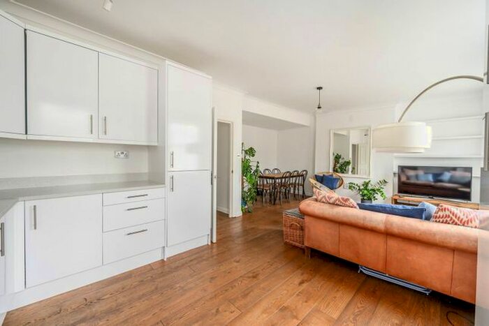 2 Bedroom Flat For Sale In Philbeach Gardens, Earls Court, London, SW5