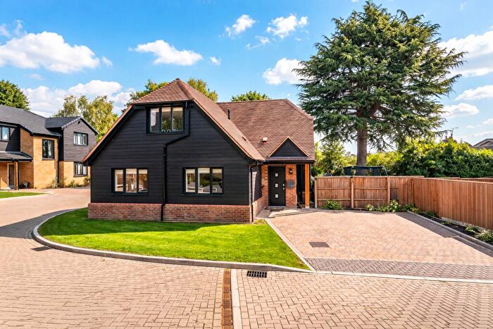 4 Bedroom Detached House For Sale In Garden Court, Kimpton, Hitchin, Hertfordshire, SG4