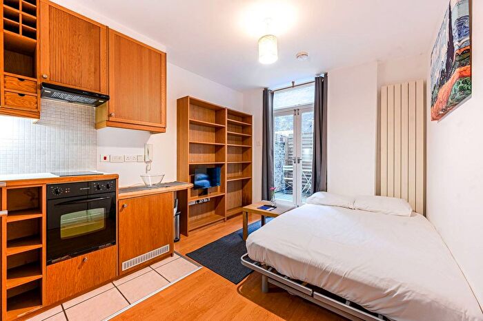 Studio To Rent In Fairholme Road, Barons Court, London, W14