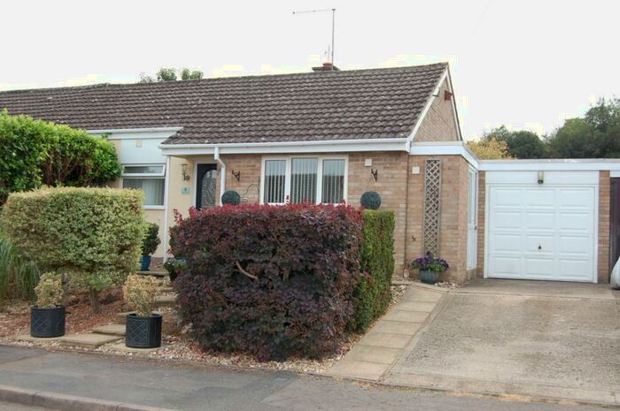 3 Bedroom Semi-Detached Bungalow For Sale In Spring Close, Hollowell, Northampton, NN6