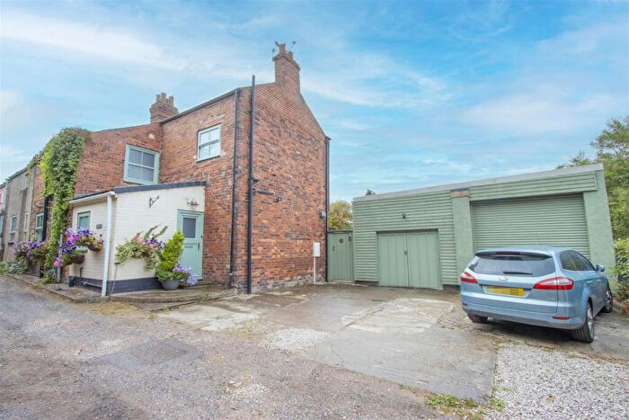 2 Bedroom Semi-Detached House For Sale In York Place, North Wingfield, Chesterfield, S42