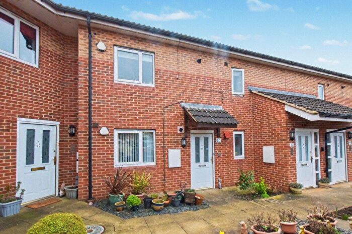 2 Bedroom Apartment For Sale In Langton Green, Leeds, West Yorkshire, LS12
