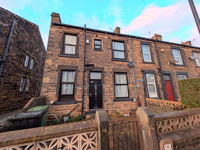 2 Bedroom End Of Terrace House To Rent In Fountain Street, Morley, Leeds, West Yorkshire, Uk, LS27