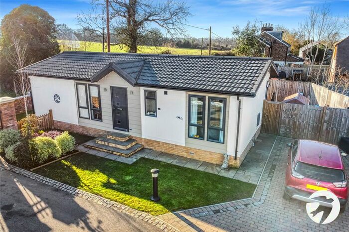 2 Bedroom Mobile/park Home For Sale In Kingsdown Meadow Residential Park, Knatts Valley, Sevenoaks, Kent, TN15