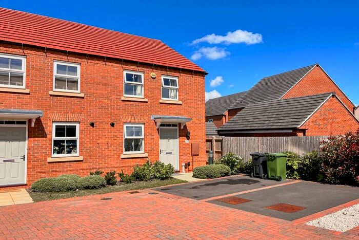 3 Bedroom Semi-Detached House To Rent In Baxter Gate, Loughborough, LE11