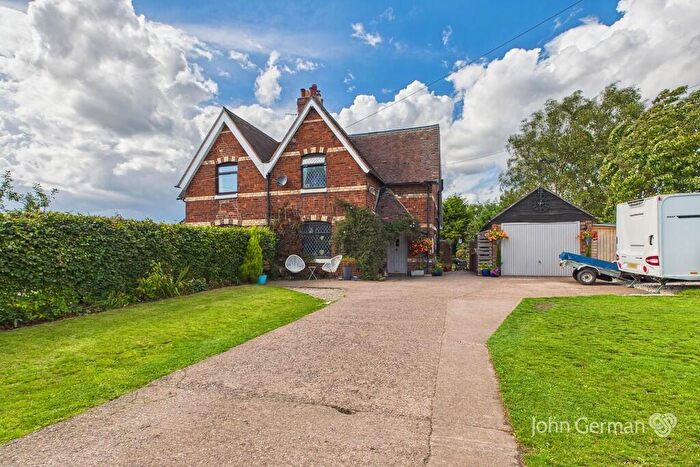 3 Bedroom Semi-Detached House For Sale In Sandon Road, Hopton, ST18